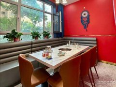 C12941位于新疆阿克苏市南大街与乌喀路附近营业中火锅店转