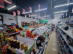 C12958阜康公园6号步行街180平超市转让