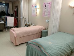 C12962位于昌吉市健康东路农校后门临街美容店转让