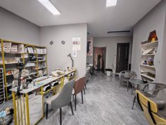 C12968美林花园北区72平美发店转让