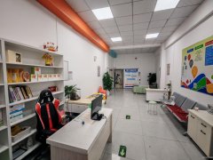 C12977八道湾三队136小学对面小儿推拿店转让可空转