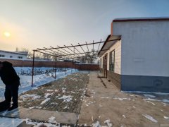 C13006阜康市五工梁西村1200平院落出售