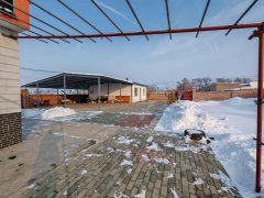 C13006阜康市五工梁西村1200平院落出售