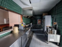 C13022万达广场对面翠竹园90平餐厅转让