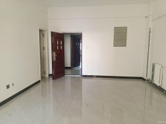 C13028阜康市华联农贸市场内商铺、公寓对外出租、出售