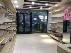 C13045商铺出租  昌吉市亚中市场美居写字楼下