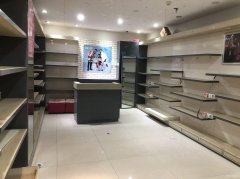 C13045商铺出租  昌吉市亚中市场美居写字楼下