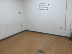 C13054位于昌吉市长宁南路江南小镇西苑临街商铺出租