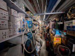 C13077阜康天池街一建楼下48平五金店转让