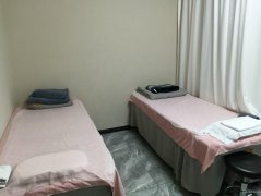 C12885位于昌吉市中山路枫叶广场内美业店铺转让