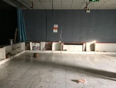 C13083位于昌吉市宁边西路市转盘附近临街商铺出租