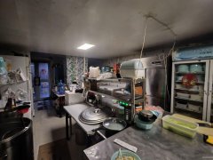 C13110嘉和园边上小道外卖店车转让