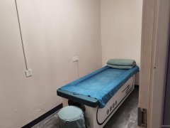 C13129开发区洞庭路香槟水岸大门口营业中美容养生馆转让