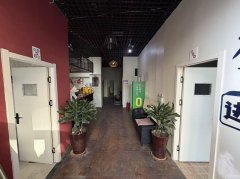 C13137美林花园出口停车场150平棋牌室转让